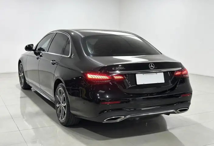 Mercedes-Benz E-Class 2023 Model E 300 L Luxury Model Sports sedan – фото 4