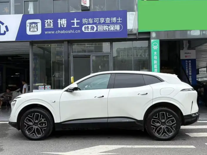 Avatr 07 2026 Model Ultra 4WD EV Edition – фото 3