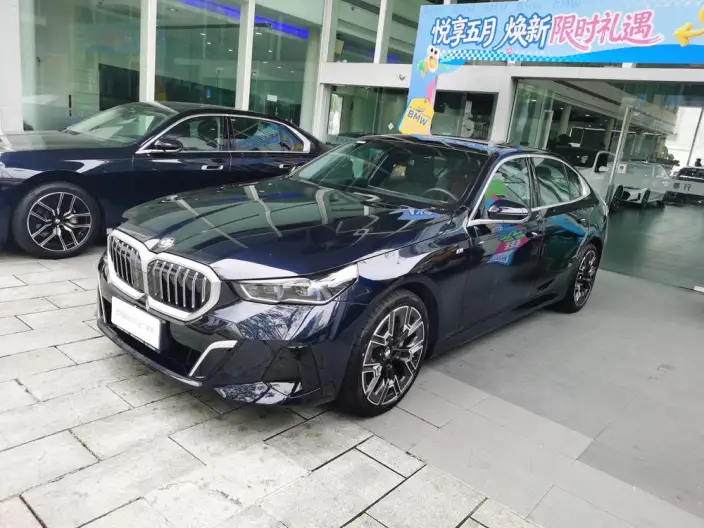 BMW 5 Series 2025 Model Facelift 530Li Exclusive Model M Sports Set – фото 1