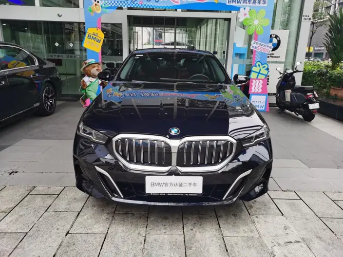 BMW 5 Series 2025 Model Facelift 530Li Exclusive Model M Sports Set – фото 2