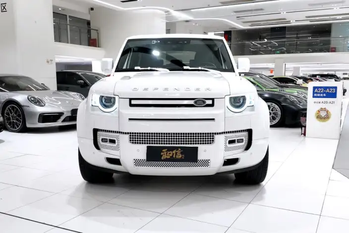 Land Rover Defender 2023 Model 90 3.0T P400 XS