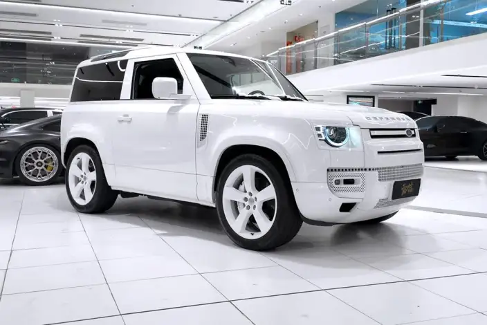 Land Rover Defender 2023 Model 90 3.0T P400 XS