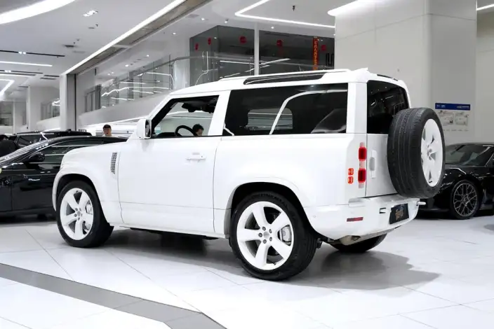 Land Rover Defender 2023 Model 90 3.0T P400 XS