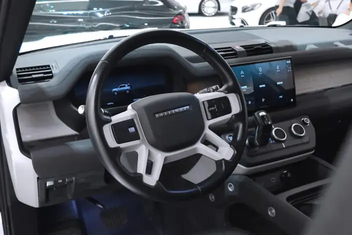Land Rover Defender 2023 Model 90 3.0T P400 XS – фото 10