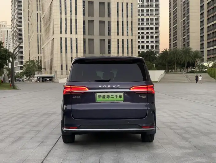 Roewe iMAX8 EV 2022 Model Silver edition – фото 5