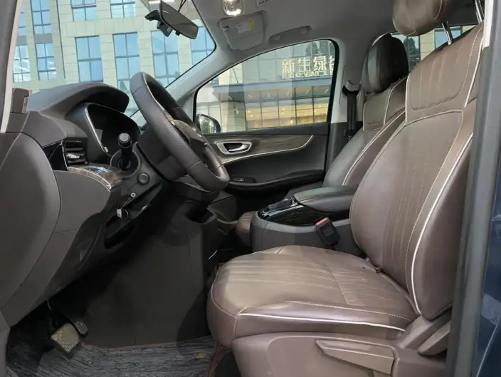 Roewe iMAX8 EV 2022 Model Silver edition – фото 10