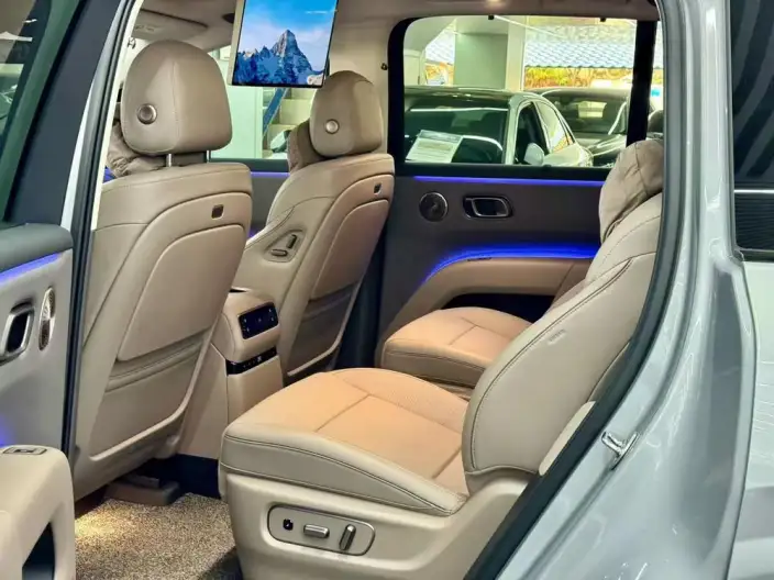Li Auto i8 2025 Model Standard Edition – фото 9
