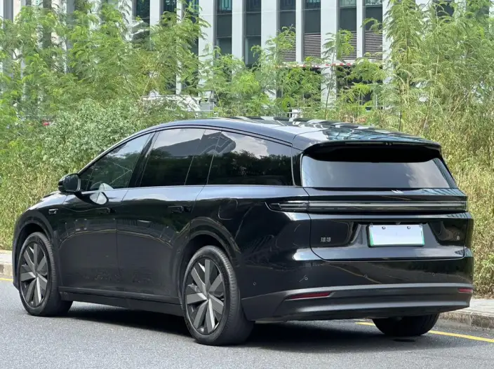 Li Auto i8 2025 Model Standard Edition – фото 4