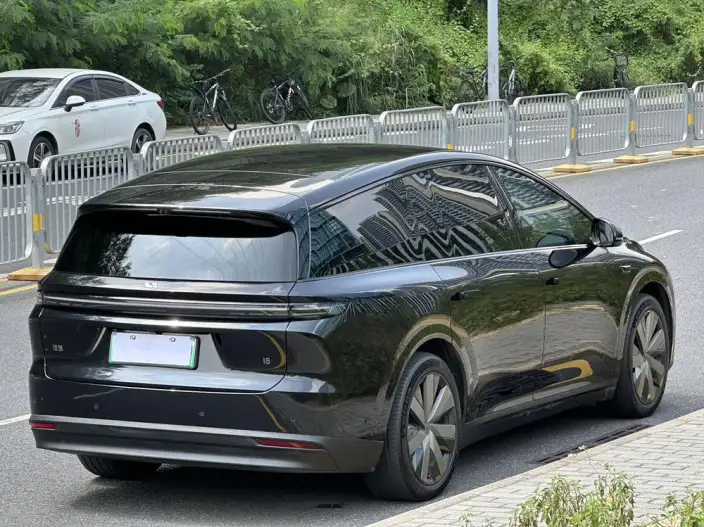 Li Auto i8 2025 Model Standard Edition – фото 6
