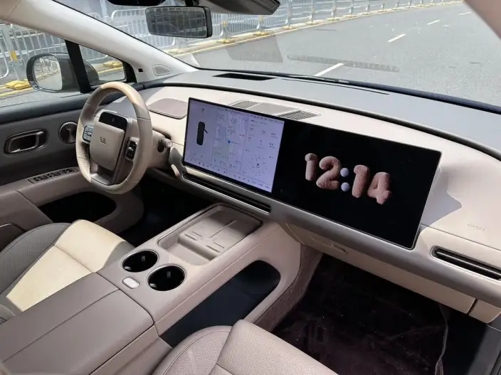 Li Auto i8 2025 Model Standard Edition – фото 7