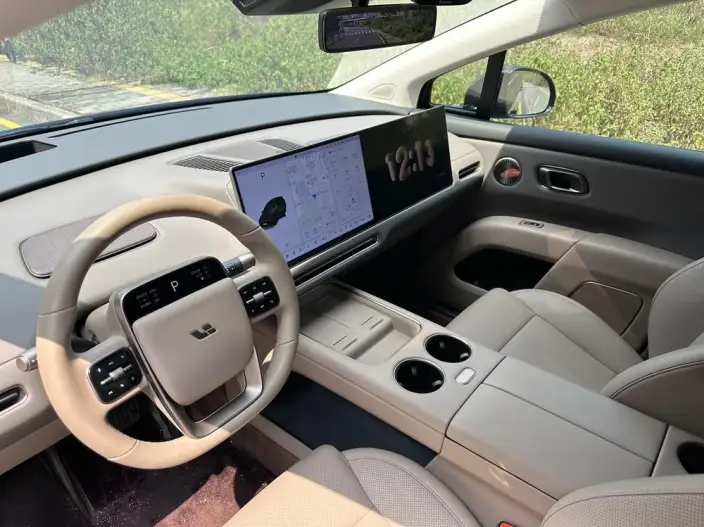 Li Auto i8 2025 Model Standard Edition – фото 8