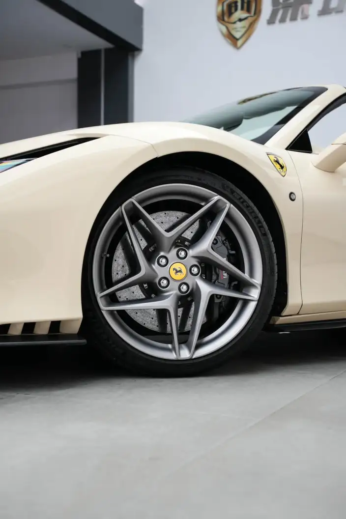 Ferrari F8 2020 Model Spider 3.9T V8 – фото 7
