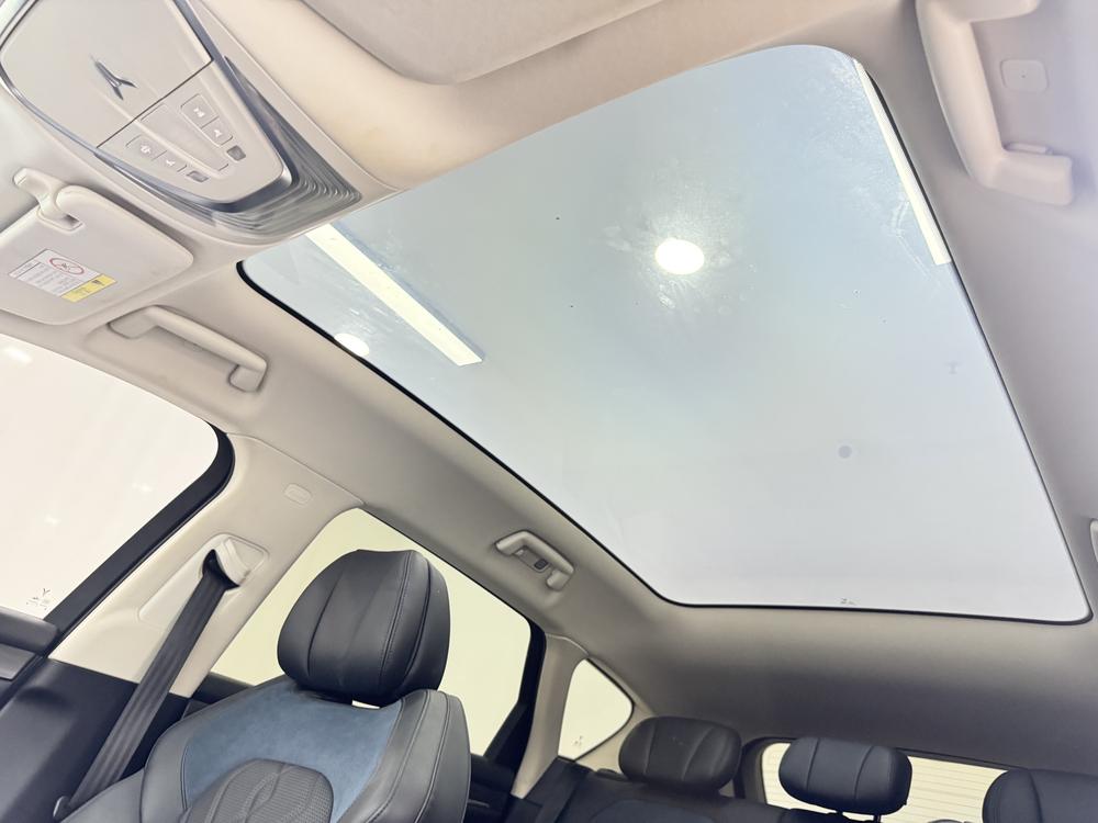 VOYAH FREE 2021 AWD Standard Extended-Range Exclusive Luxury Pack – фото 19