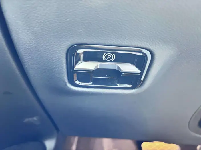 Mercedes-Benz E-Class 2024 Model E 300 L Fashion Model sedan – фото 10