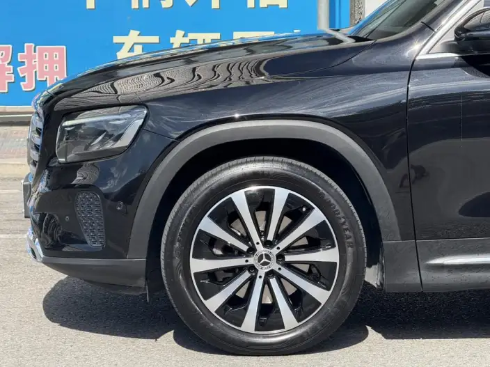 Mercedes-Benz GLB 2025 Model GLB 220 Fashion Model – фото 3