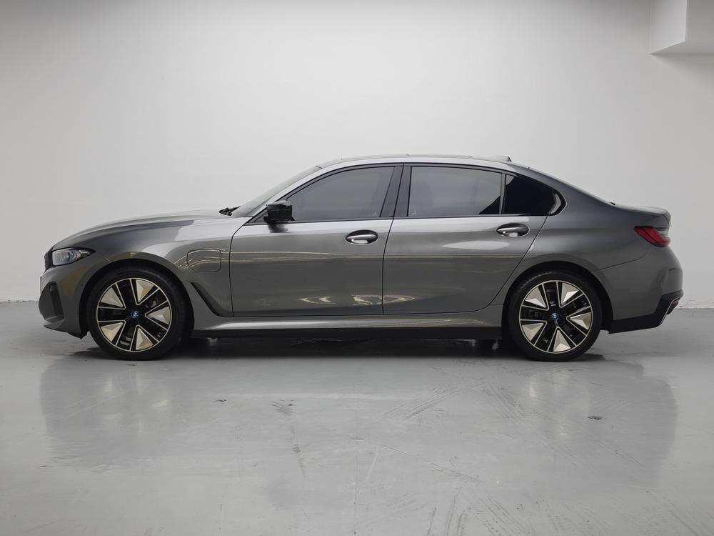 BMW i3 Раздел 2023 комплектация eDrive40L Night Edition Sports Set – фото 4