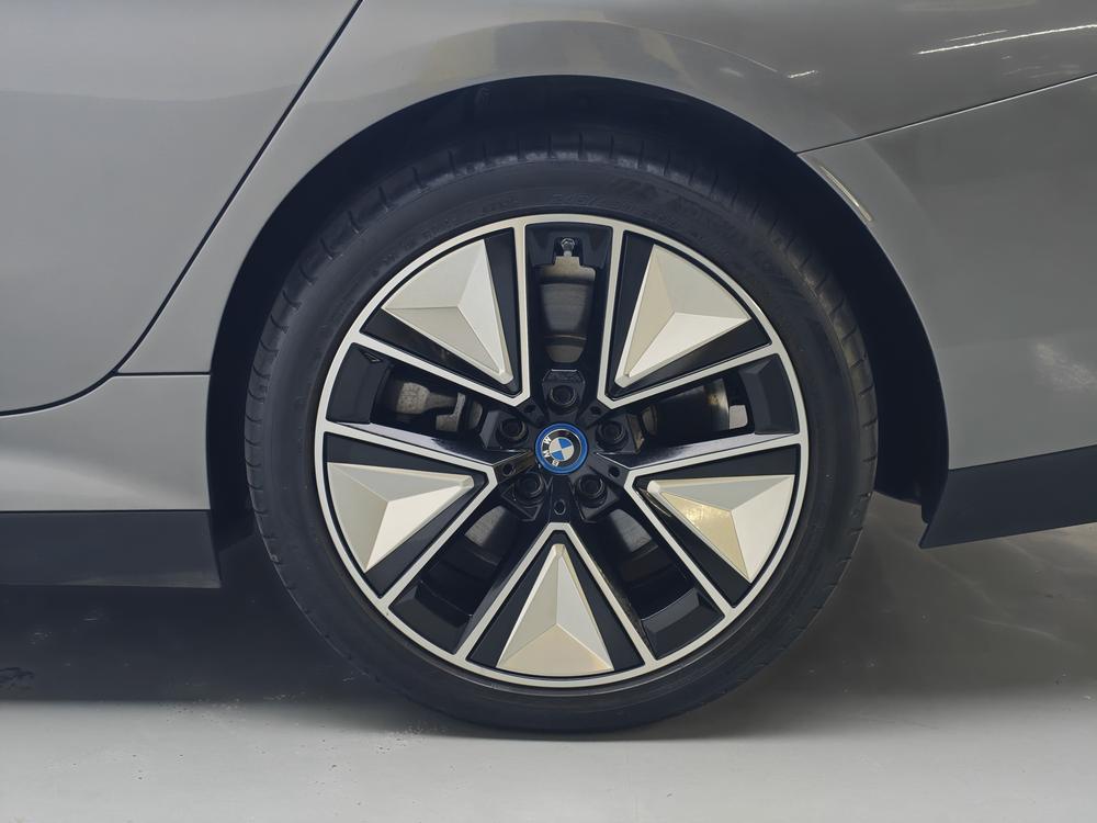 BMW i3 Раздел 2023 комплектация eDrive40L Night Edition Sports Set – фото 9