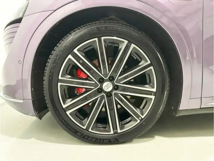 Luxeed R7 2025 Model Extended Range 53.4kWh Ultra 4WD Edition – фото 9