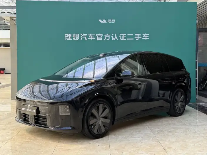Li Auto i8 2025 Model Standard Edition – фото 1