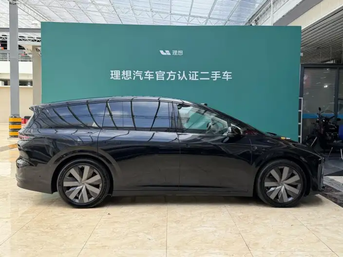 Li Auto i8 2025 Model Standard Edition – фото 5