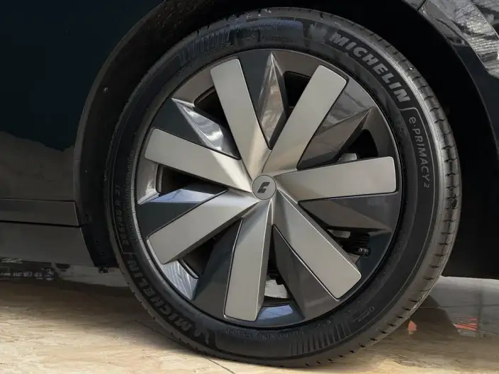 Li Auto i8 2025 Model Standard Edition – фото 6