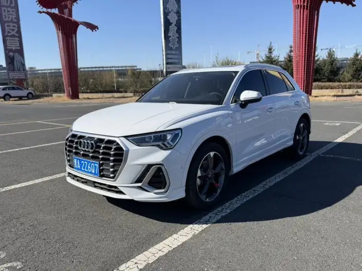 AUDI Q3 2022 Model 35 TFSI Fashion Dynamic Model – фото 1
