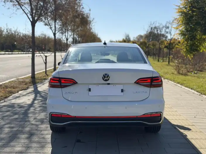 Volkswagen Lavida 2023 Model 1.5L Automatic Five million editions – фото 5