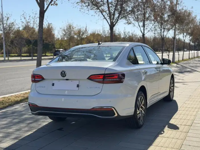 Volkswagen Lavida 2023 Model 1.5L Automatic Five million editions – фото 6