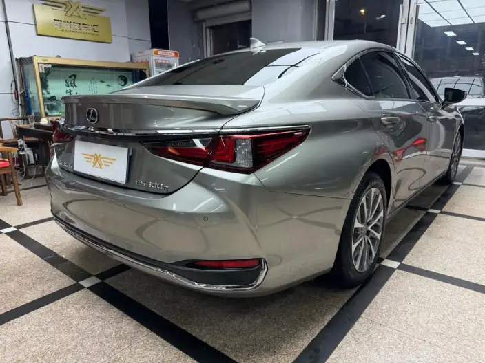 Lexus ES 2022 Model 300h Superior Edition – фото 6