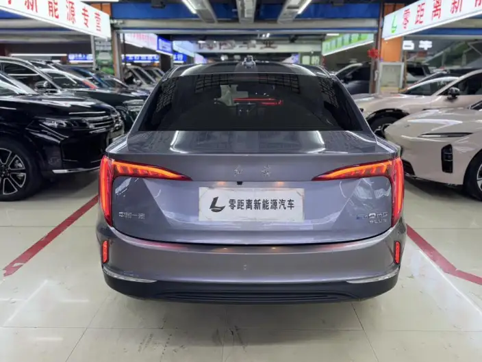 Hongqi E-QM5 2024 Model 610KM PLUS Edition 100kW – фото 5