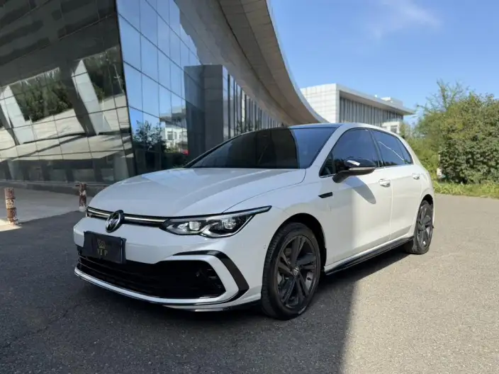 Volkswagen Golf 2023 Model 280TSI DSG R-Line Lite – фото 1