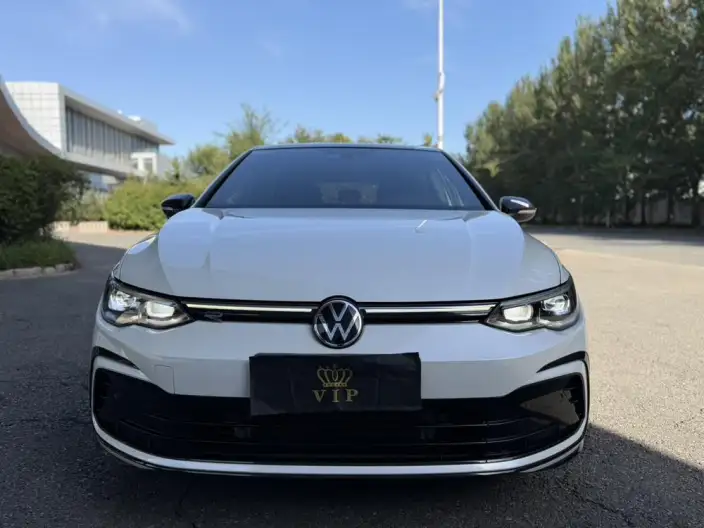 Volkswagen Golf 2023 Model 280TSI DSG R-Line Lite – фото 2