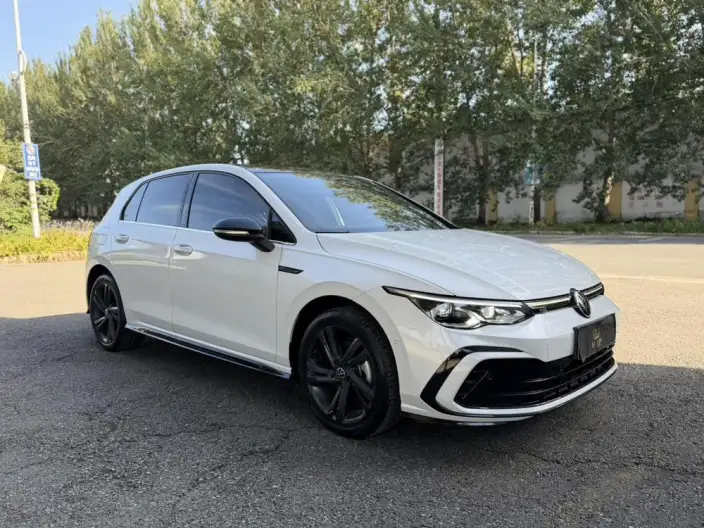 Volkswagen Golf 2023 Model 280TSI DSG R-Line Lite – фото 3