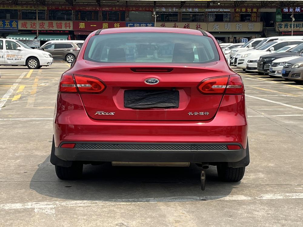 Ford Focus 2015 модификация Тройная литиевая батарея кузов 1.6L автоматическое Comfort – фото 4