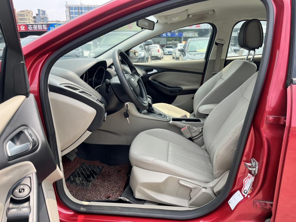 Ford Focus 2015 модификация Тройная литиевая батарея кузов 1.6L автоматическое Comfort – фото 10