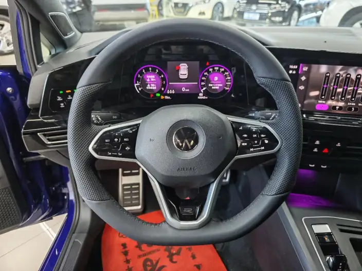 Volkswagen Golf 2021 Model 280TSI DSG R-Line – фото 7