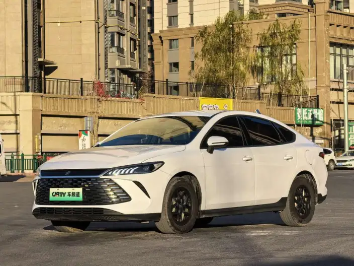 BYD Qin PLUS DM 2025 Model Smart Driving Edition DM-i 55KM Leading Model – фото 1