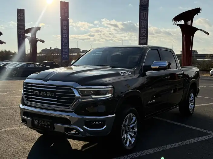 RAM Trucks 2024 Model 5.7L Automatic 4WD 5 seat Parallel Imported – фото 1