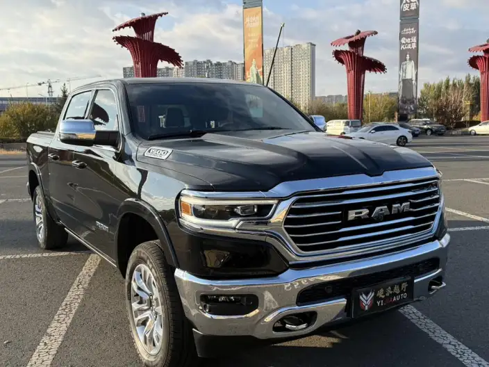 RAM Trucks 2024 Model 5.7L Automatic 4WD 5 seat Parallel Imported – фото 3