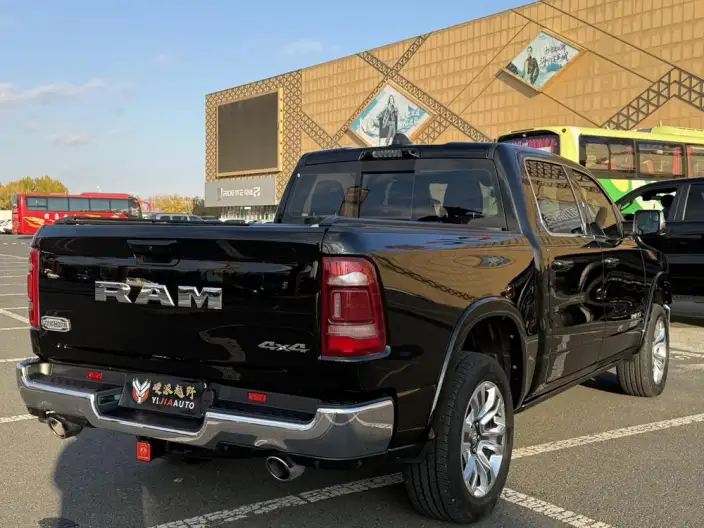 RAM Trucks 2024 Model 5.7L Automatic 4WD 5 seat Parallel Imported – фото 6