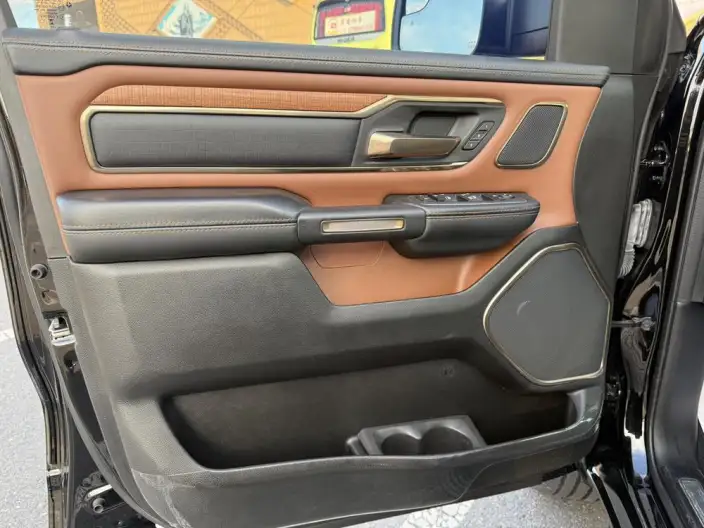 RAM Trucks 2024 Model 5.7L Automatic 4WD 5 seat Parallel Imported – фото 9