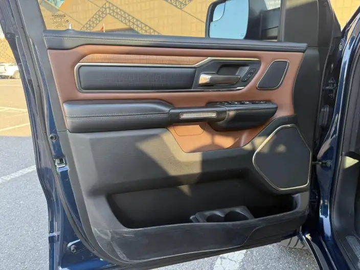 RAM Trucks 2022 Model 5.7L Automatic 4WD 5 seat Parallel Imported – фото 8
