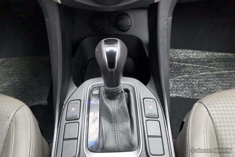 Grand Santa Fe 2013 модификация 3.3L 7 seat 4WD Deluxe Edition – фото 15