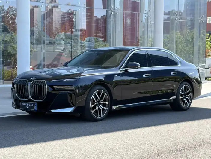 BMW 7 Series 2023 Model 735Li M Sports Set – фото 1
