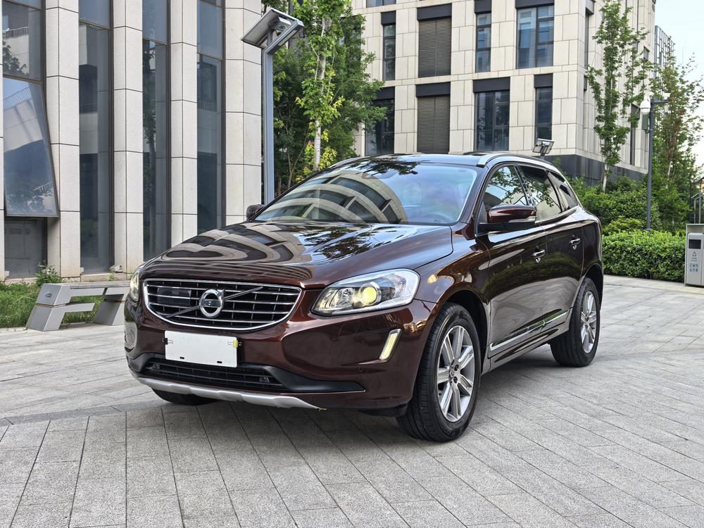 Volvo XC60 2015 T5 AWD Smart Far – фото 1