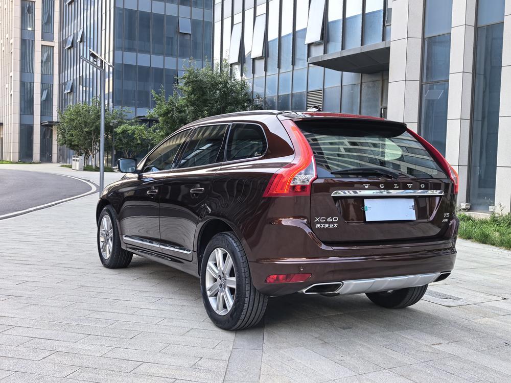 Volvo XC60 2015 T5 AWD Smart Far – фото 5