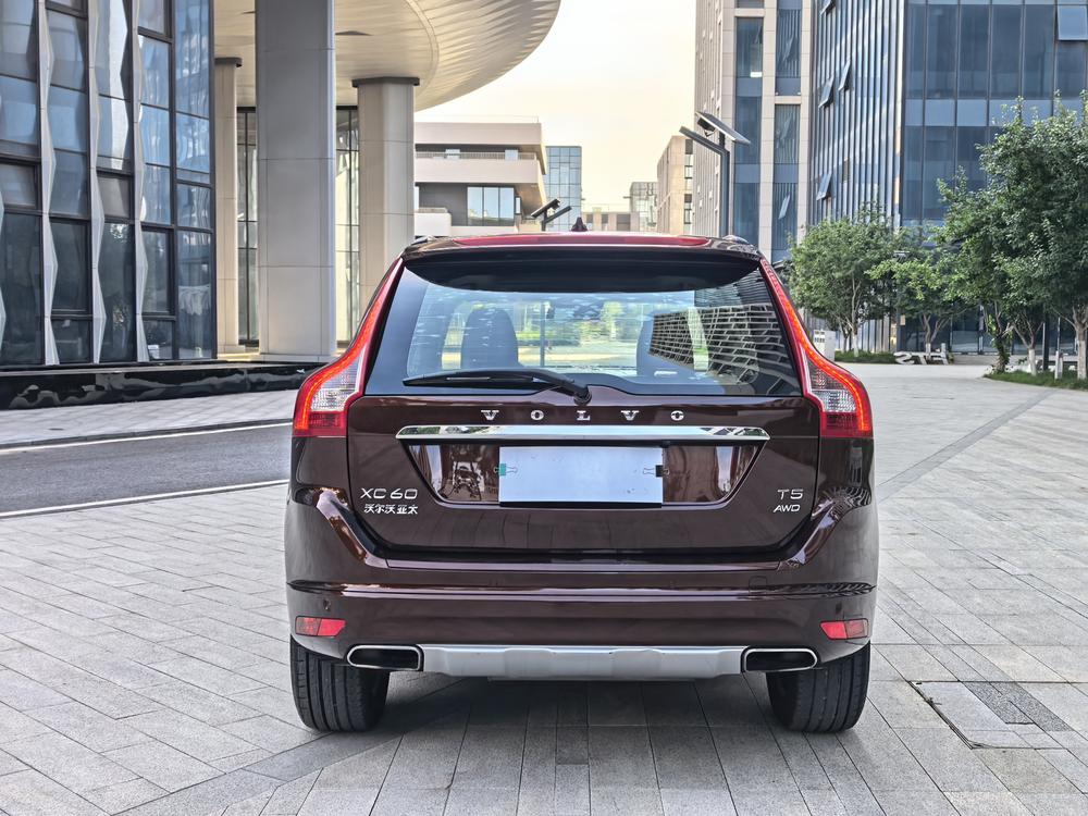 Volvo XC60 2015 T5 AWD Smart Far – фото 6