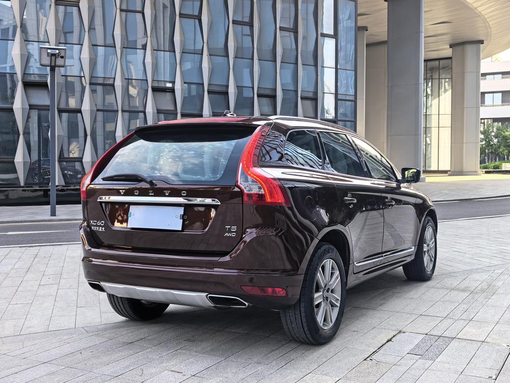 Volvo XC60 2015 T5 AWD Smart Far – фото 7