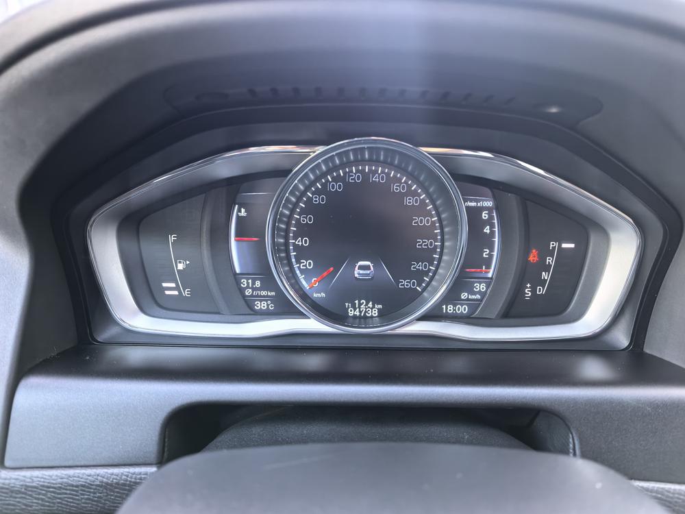 Volvo XC60 2015 T5 AWD Smart Far – фото 9