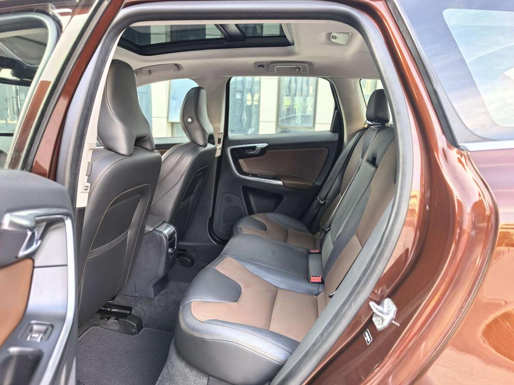 Volvo XC60 2015 T5 AWD Smart Far – фото 12